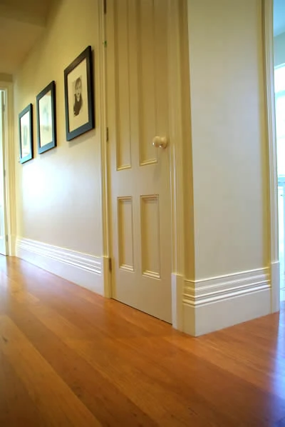 vwhite primed baseboard