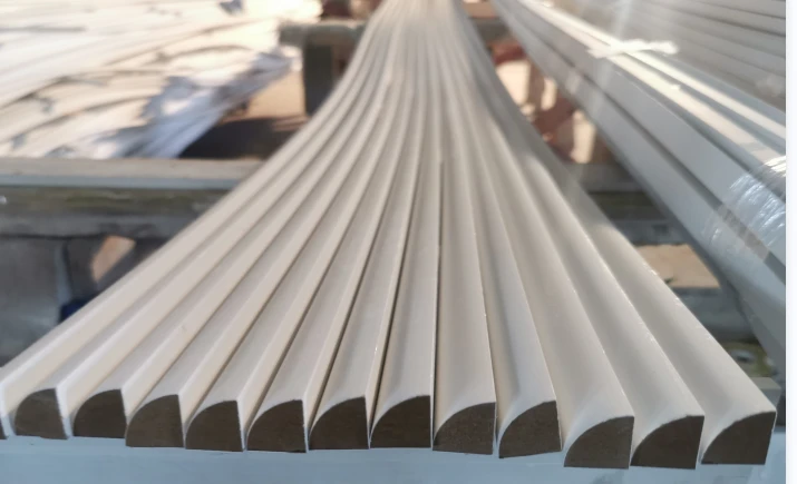 Made in Vietnam White Primed Quarter Round Moulding