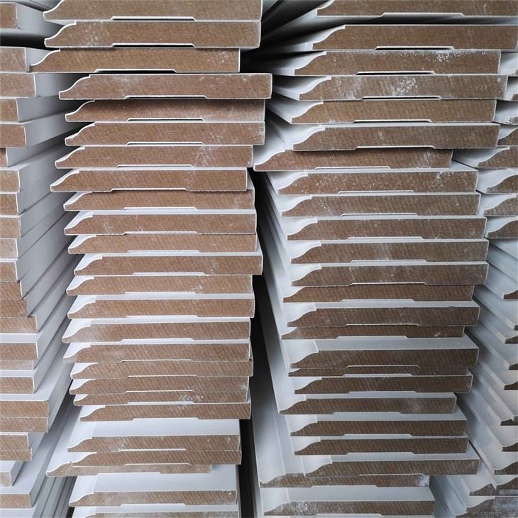 White Primed MDF Wall Baseboard Moulding